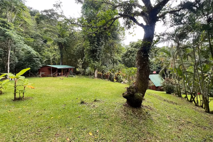 Finca recreativa de 4 ha en Puriscal con lago y 2 cabañas - Imagen 2