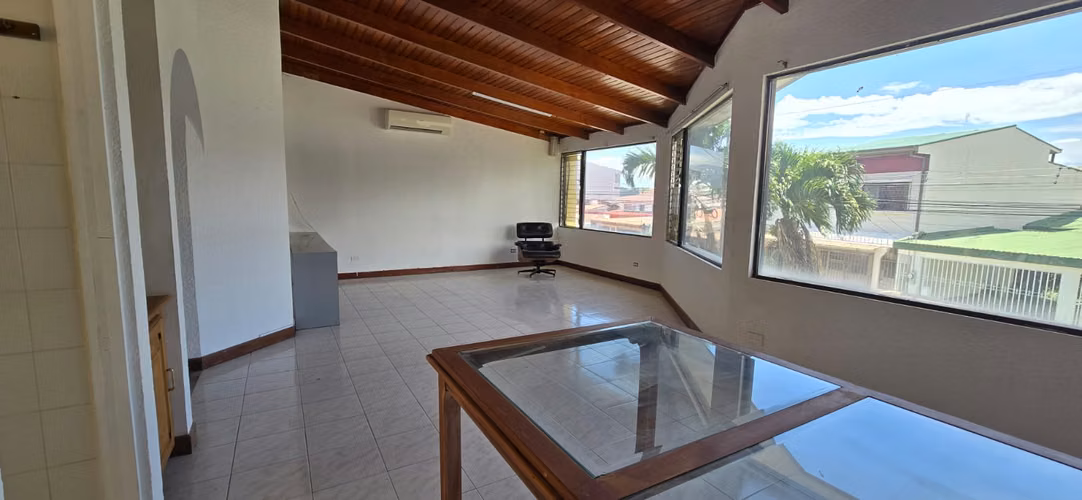 Alquiler de apartamento en Rohmoser  Amplio e Iluminado
