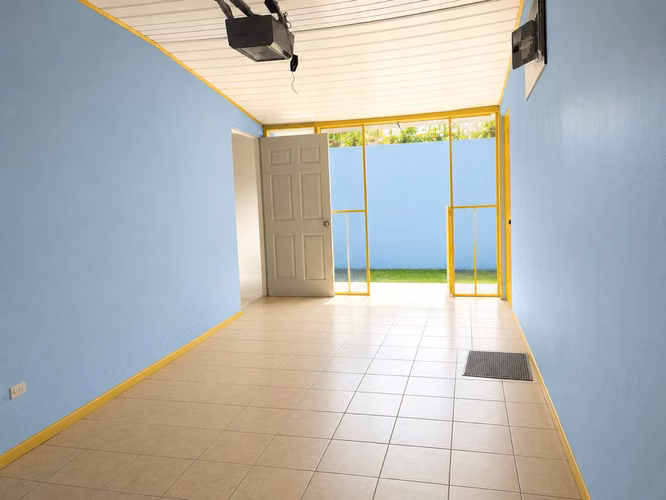 Se alquila Casa con uso de suelo mixto en los Yoses - Imagen 8