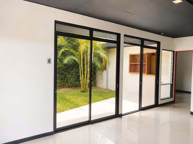 Se alquila Casa con uso de suelo mixto en los Yoses - Imagen 6