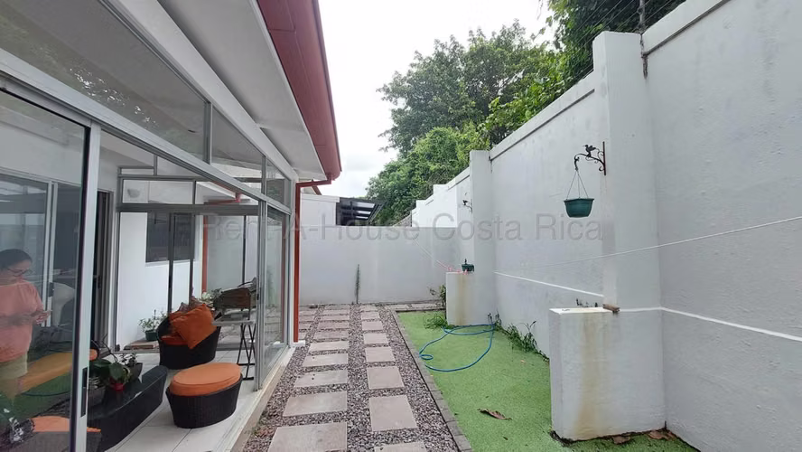 Venta de Casa en Condominio Hacienda Colón RZ