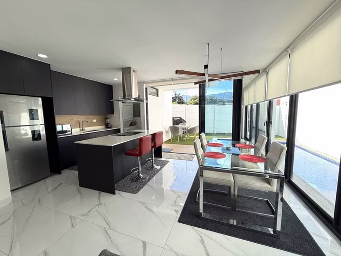 Casa Amueblada en Alquiler en Santa Ana | 2 Habitaciones | Piscina Privada | ID27015