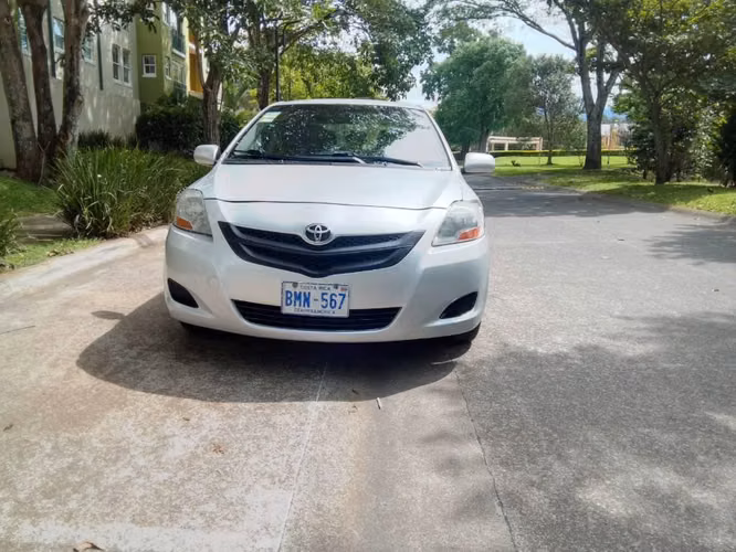 TOYOTA YARIS 2009 AUTOMÁTICO