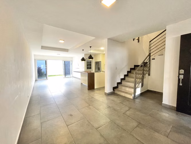 ALQUILER CASA CON LÍNEA BLANCA, EN CONDOMINIO RIO PALMA, ESCAZÚ - Imagen 2