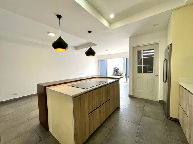 ALQUILER CASA CON LÍNEA BLANCA, EN CONDOMINIO RIO PALMA, ESCAZÚ - Imagen 5