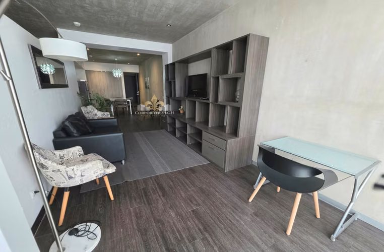 Apartamento Moderno, full amueblado con jardin, Santa ana central, inicio Rio Oro - Imagen 5