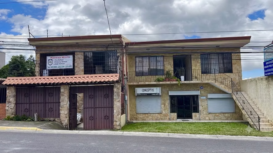 Great investment! More local house in Santa Ana -CAB