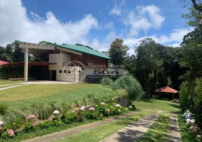 Se vende hermosa casa Los Ángeles San Rafael de Heredia