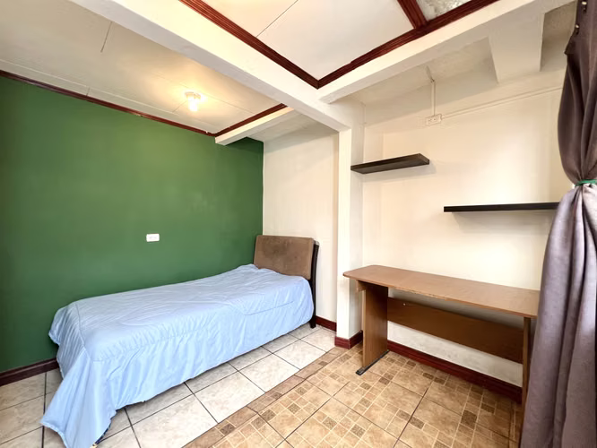 Venta de casa en San Sebastián. 3 Habitaciones + Oficina. ¡Ubicación inmejorable cerca de todo!