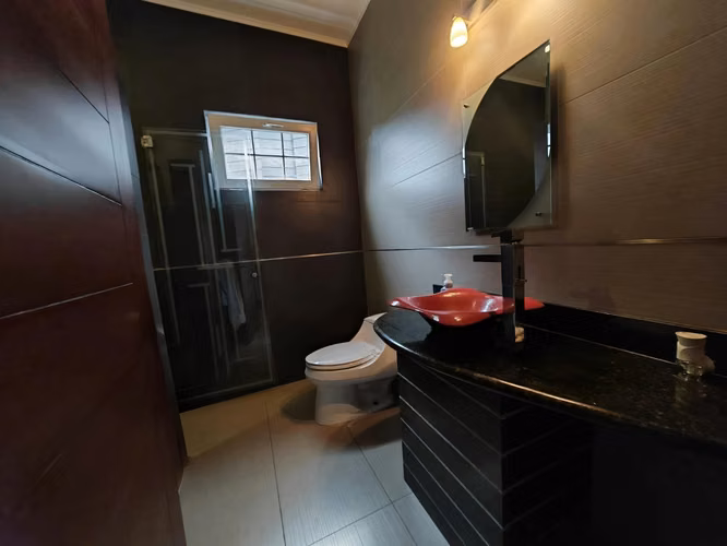 Exclusiva Casa de Lujo con Piscina Privada en Santa Ana | Venta