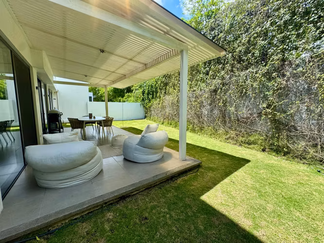 Casa de lujo en venta en exclusivo condominio cerrado.