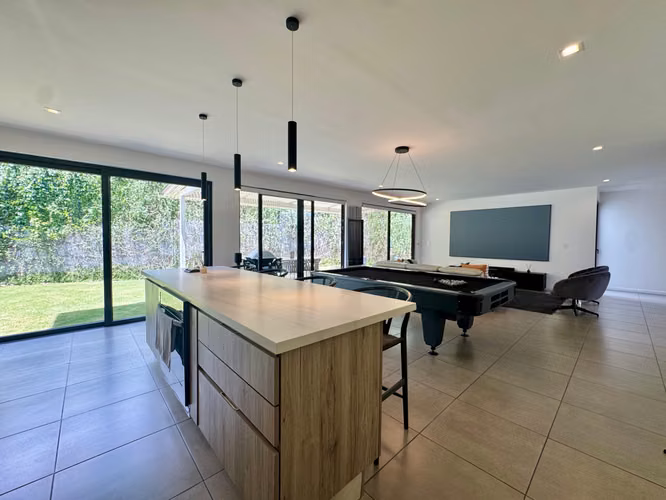 Casa de lujo en venta en exclusivo condominio cerrado.
