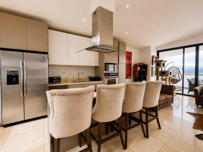 Bella casa minimalista en condominio privado, Escazú - Imagen 9