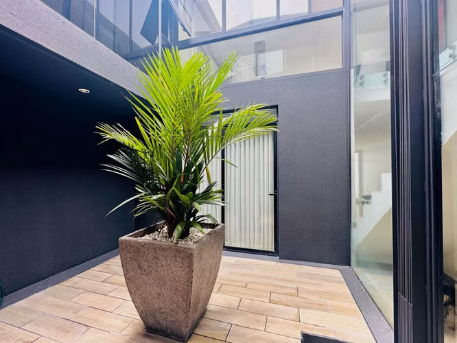Bella casa minimalista en condominio privado, Escazú