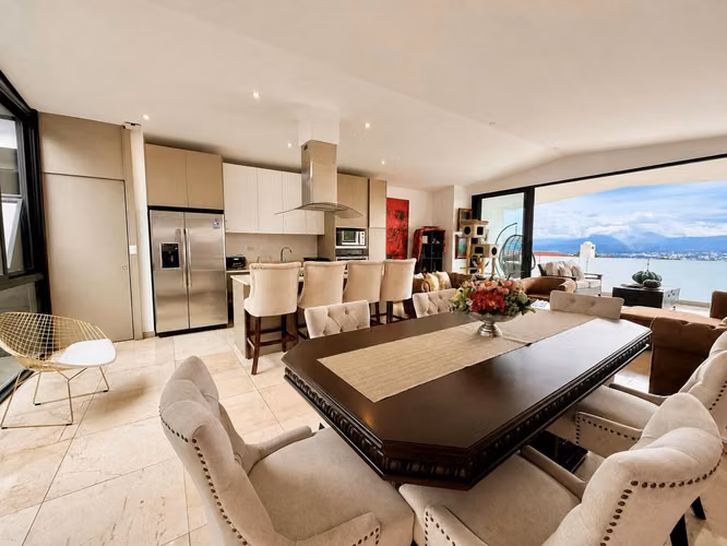 Bella casa minimalista en condominio privado, Escazú
