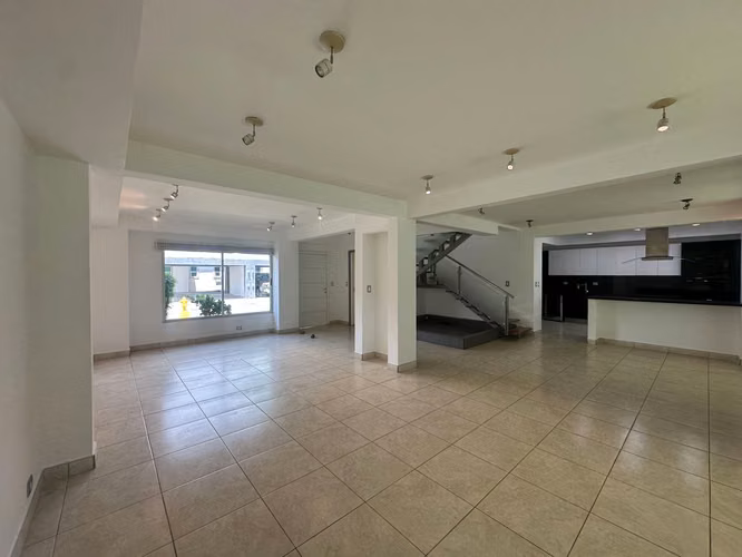 VENTA DE CASA EN HACIENDA BARCELONA CON AMPLIOS ESPACIOS - Imagen 12