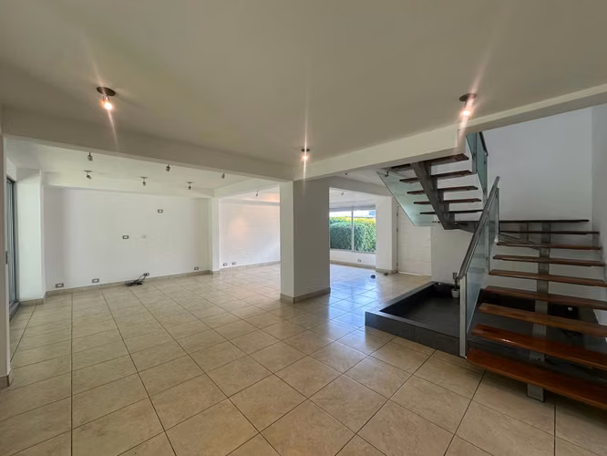 VENTA DE CASA EN HACIENDA BARCELONA CON AMPLIOS ESPACIOS - Imagen 3