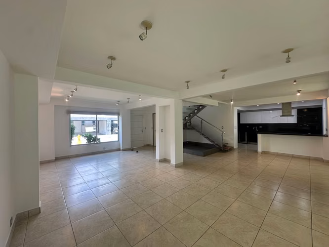 VENTA DE CASA EN HACIENDA BARCELONA CON AMPLIOS ESPACIOS - Imagen 5