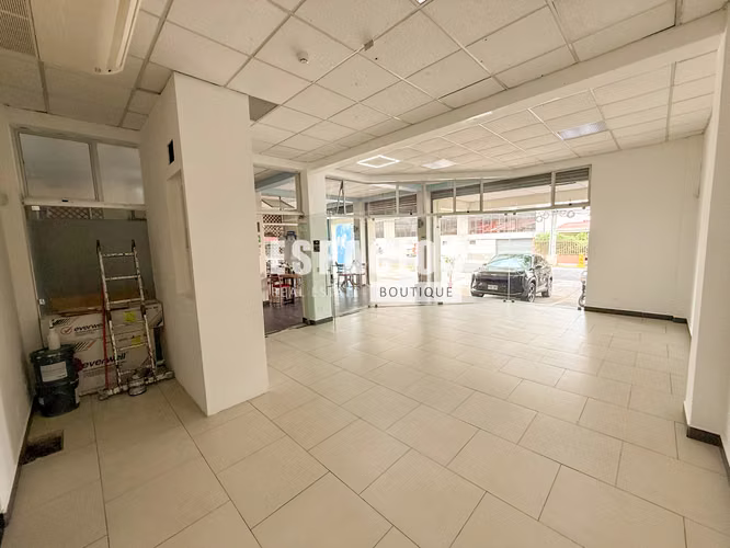 ALQUILER DE LOCAL COMERCIAL EN LA SABANA - Imagen 12