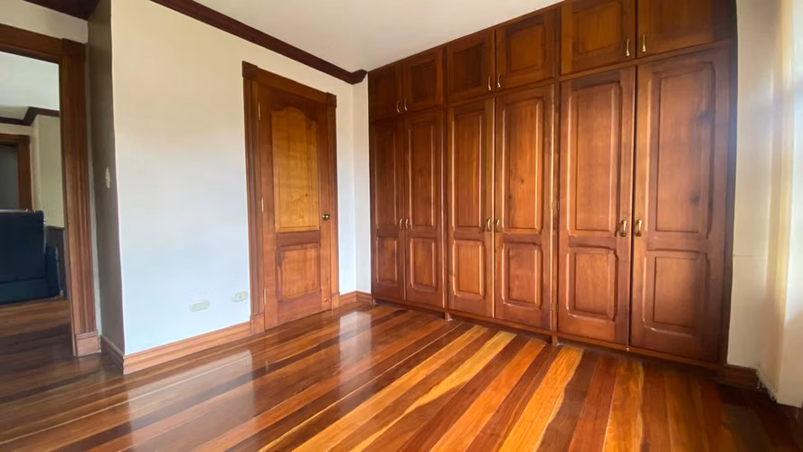 Se vende espectacular residencia en el prestigioso Residencial Altamonte