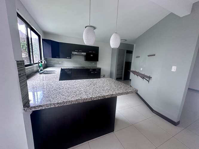 Residencia en venta en Condominio Montealondra – Moravia