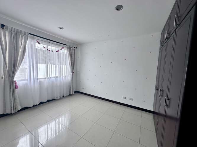 Residencia en venta en Condominio Montealondra – Moravia