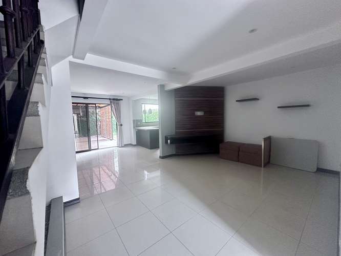 Residencia en venta en Condominio Montealondra – Moravia