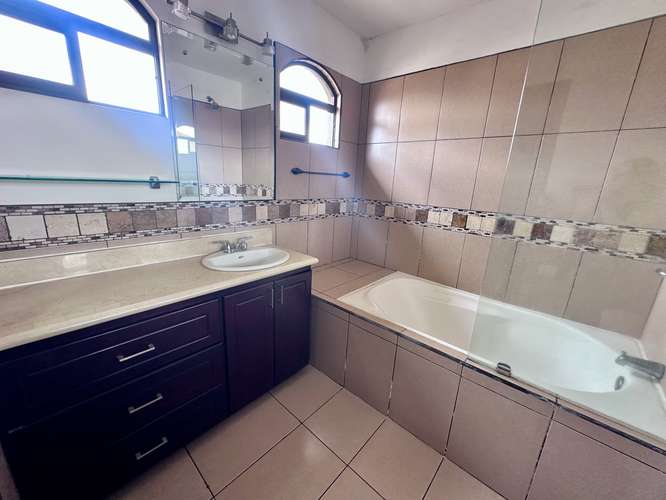Residencia en venta en Condominio Montealondra – Moravia