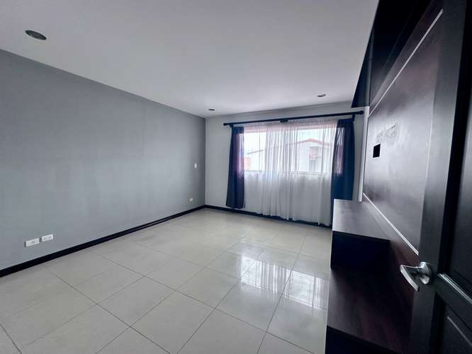 Residencia en venta en Condominio Montealondra – Moravia