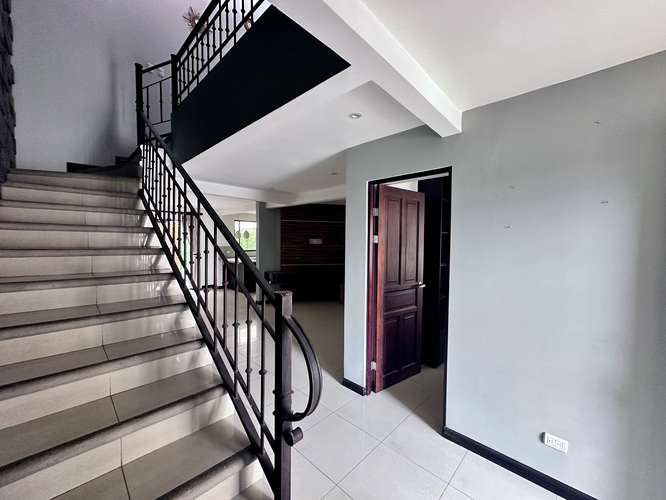 Residencia en venta en Condominio Montealondra – Moravia