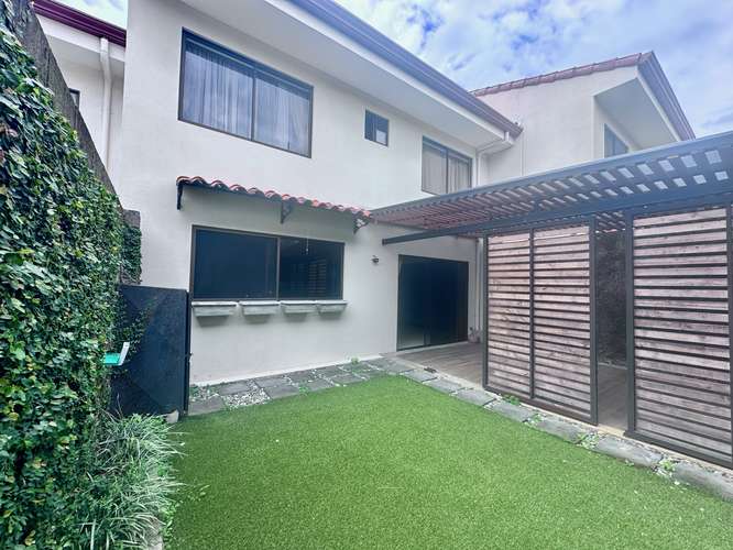 Residencia en venta en Condominio Montealondra – Moravia