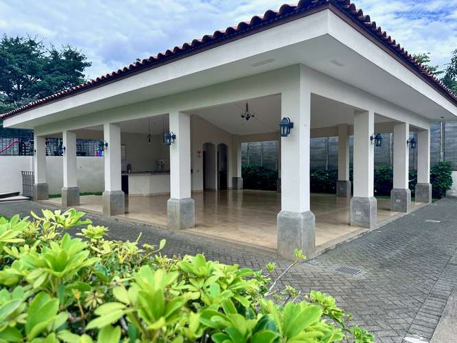 Residencia en venta en Condominio Montealondra – Moravia
