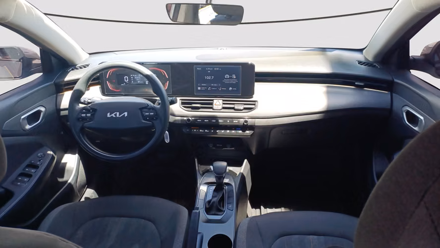 KIA K3 SEDAN HATCHBACK 4 PUERTAS AÑO 2026