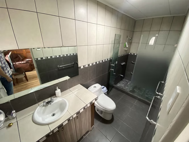 Se Vende (Venta) Espectacular Casa Independiente Rhromoser - Imagen 9