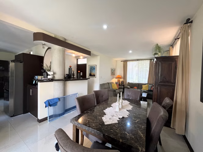 CASA 4 HABITACIONES VENTA RESIDENCIAL MONTANA POZOS SANTA ANA EM494