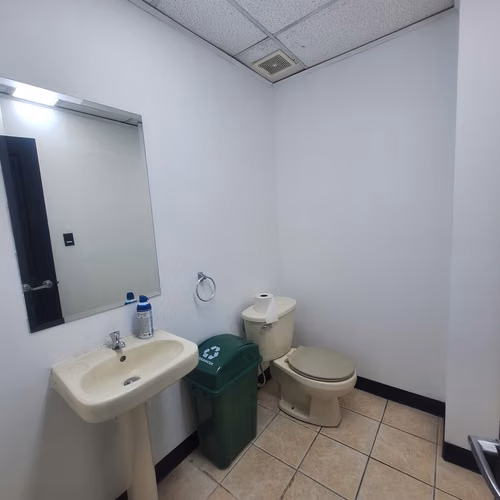 Alquiler de oficinas, consultorios en Centro Colón, San José RH - Imagen 10