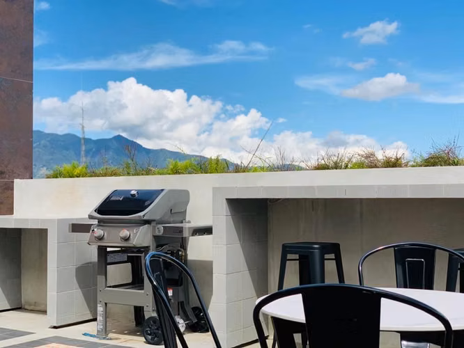 Alquiler de espectacular apartamento amoblado en Escalante