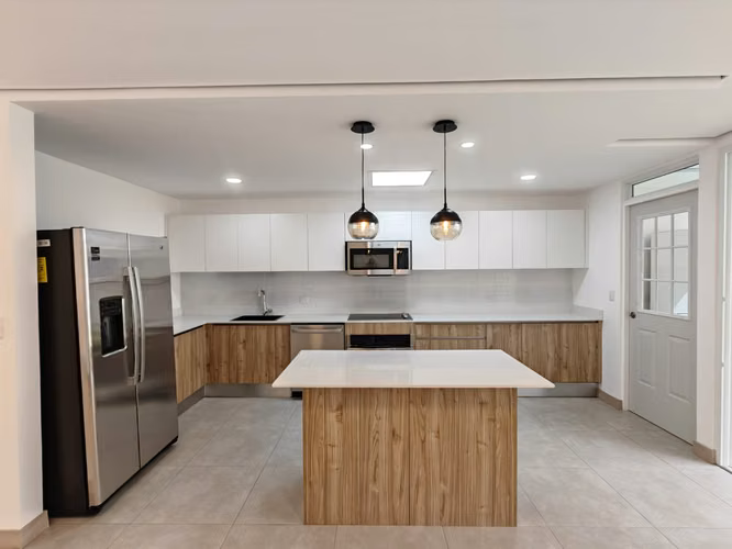 SAN ANTONIO ESCAZU¡ CASA MODERNA CON LINEA BLANCA 3HAB/ 2.5 BAÑOS - Imagen 10