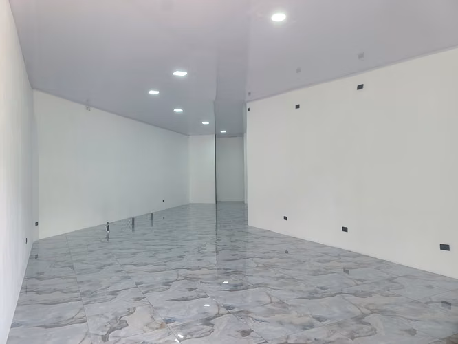 Local de 70 m2 en San Francisco 2 Rios