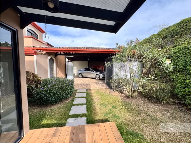 ALQUILER O VENTA CASA EN CONDOMINIO ALBACETE CARTAGO