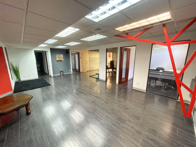 Edificio comercial en venta en Guachipelín, Escazú | INVERSIÓN! P632