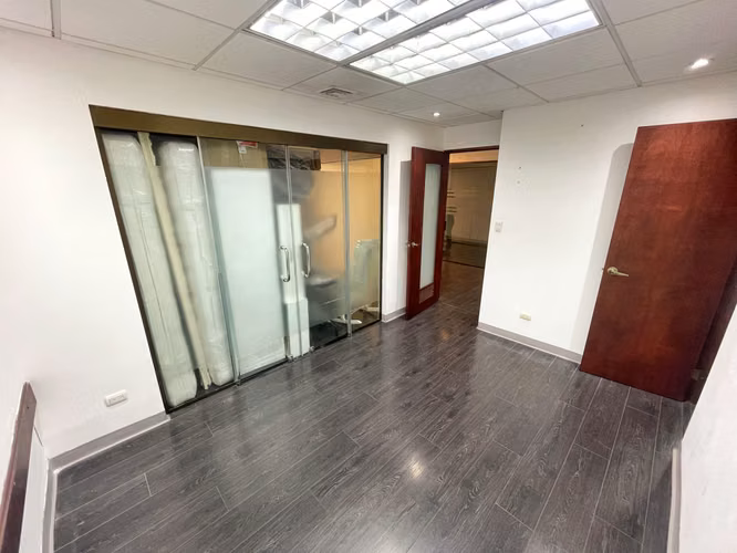 Edificio comercial en venta en Guachipelín, Escazú | INVERSIÓN! P632