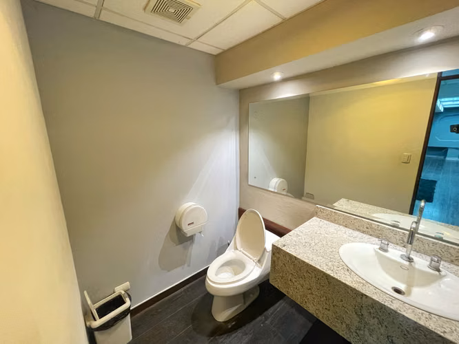 Edificio comercial en venta en Guachipelín, Escazú | INVERSIÓN! P632