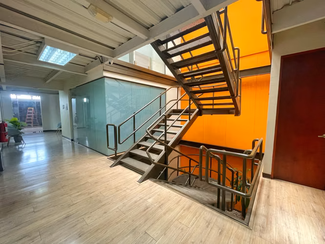 Edificio comercial en venta en Guachipelín, Escazú | INVERSIÓN! P632