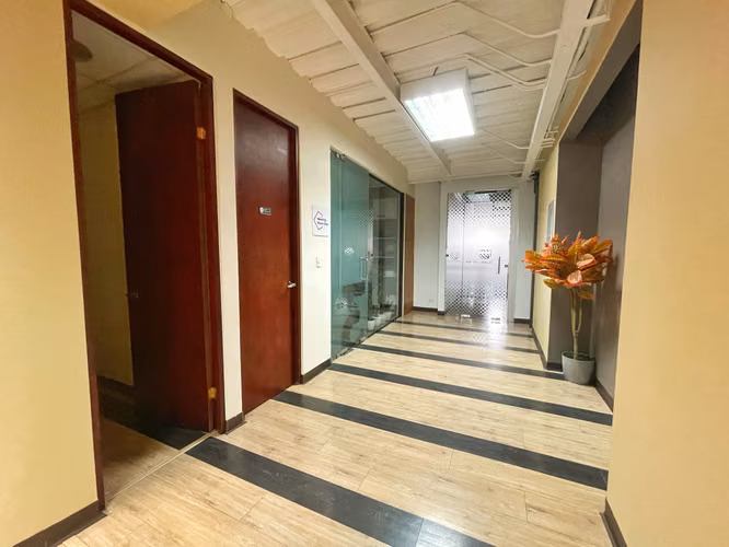Edificio comercial en venta en Guachipelín, Escazú | INVERSIÓN! P632