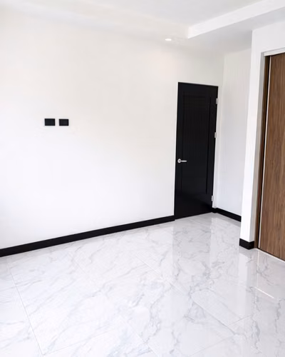 VENTA DE AMPLIA Y LUJOSA CASA, SANTO DOMINGO DE HEREDIA