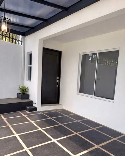 VENTA DE AMPLIA Y LUJOSA CASA, SANTO DOMINGO DE HEREDIA