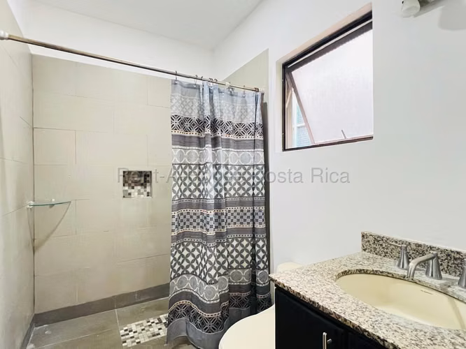 Moderna Casa en Condominio en Heredia | 3 Habitaciones, Patio y Amenidades - Imagen 5