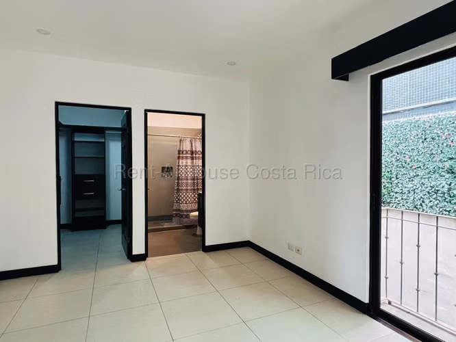 Moderna Casa en Condominio en Heredia | 3 Habitaciones, Patio y Amenidades - Imagen 4