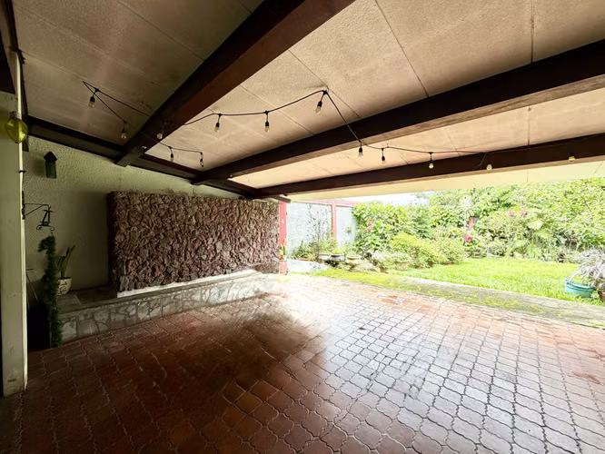VENTA DE LOTE, USO MIXTO. PROPIEDAD PARA DEMOLICION - SAN PEDRO / LOS YOSES